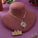 Silver-Stoneluxe-Neckpiece.webp