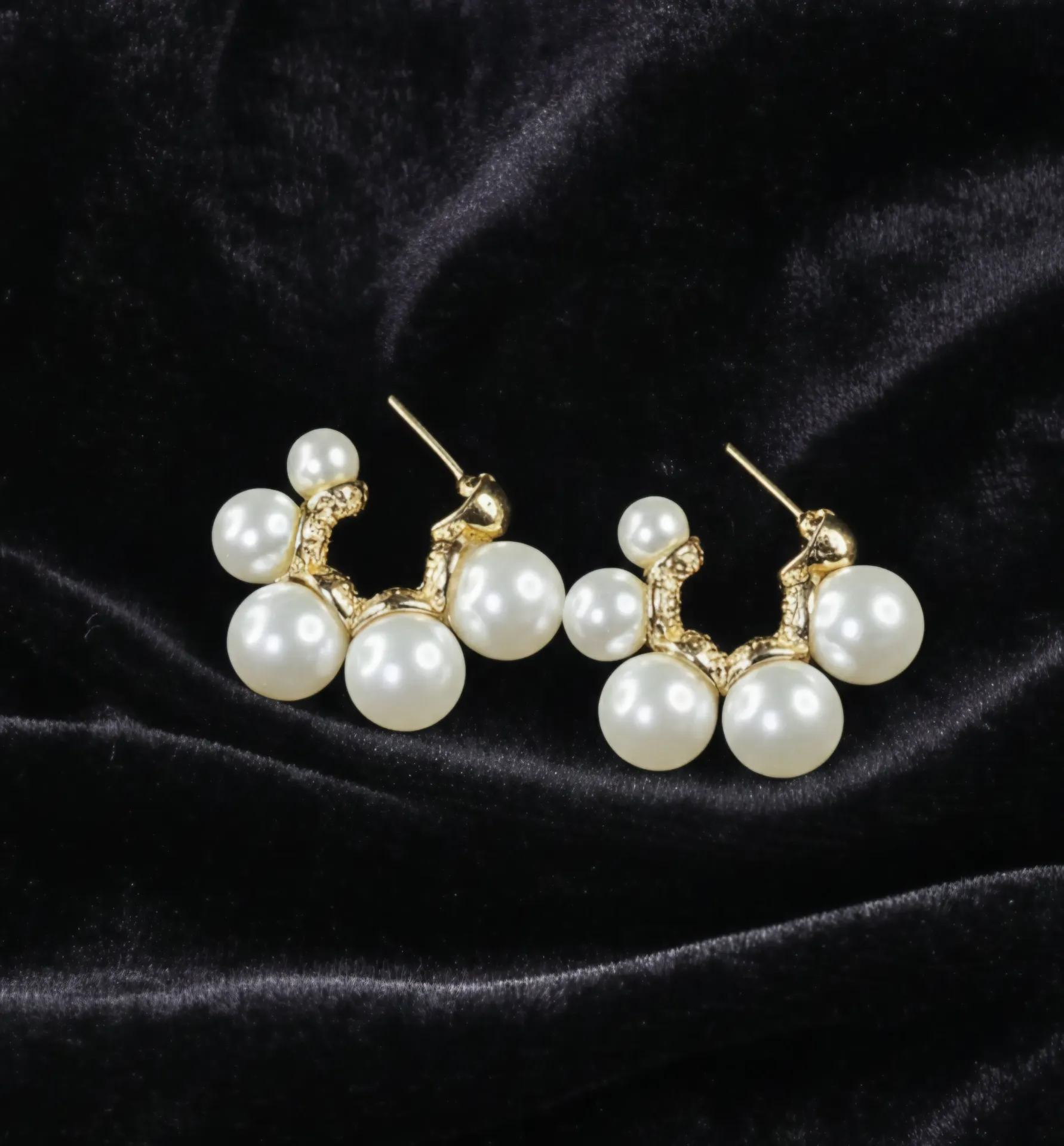C-Shape Pearl Hoop Earrings