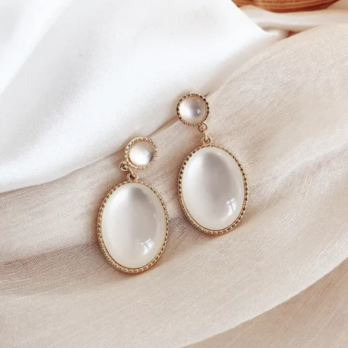 Retro Moonlight Cat’s Eye Earrings