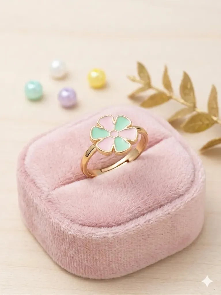 Elegant Floral Ring