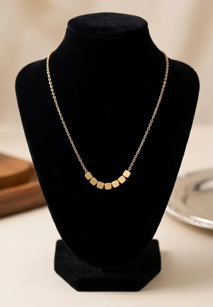 U-Shaped Luxe Cube Gold Chain Necklaces