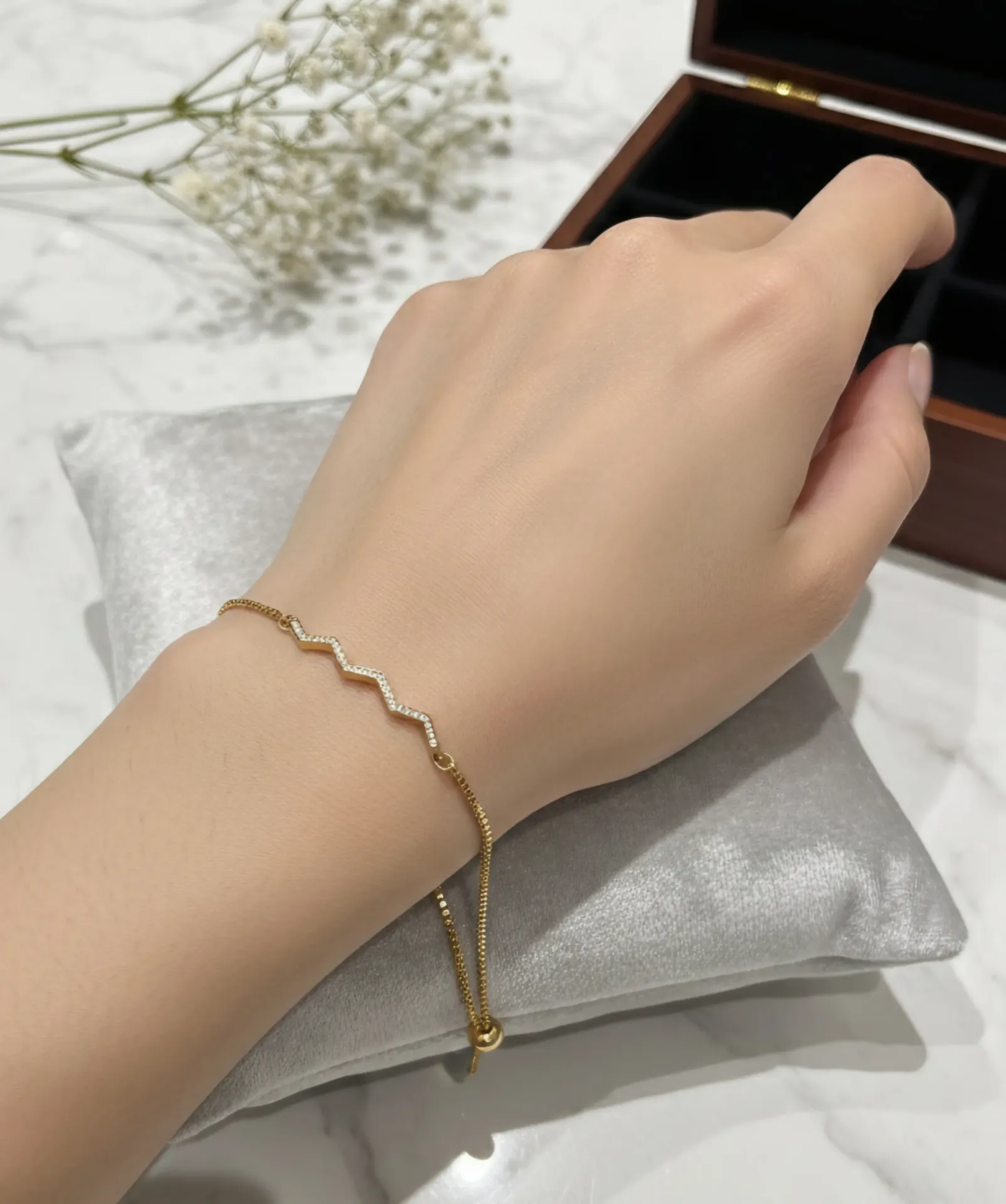 Delicate Sparkle Bracelet