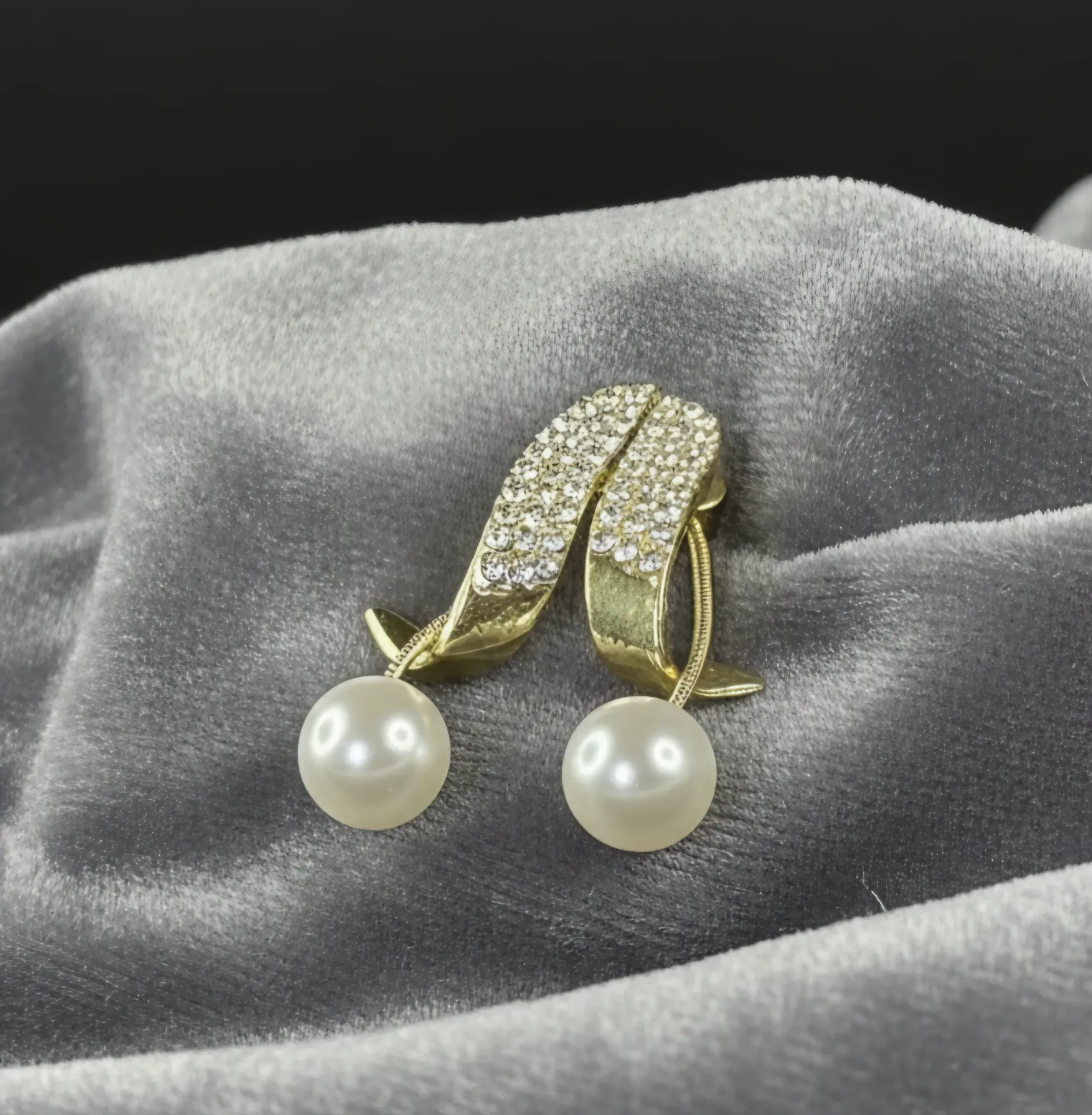 Pearl Diamond Elegance