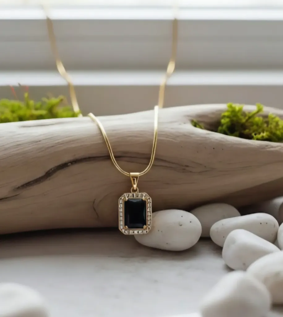 Square Beads Black Pendant Chain Necklace