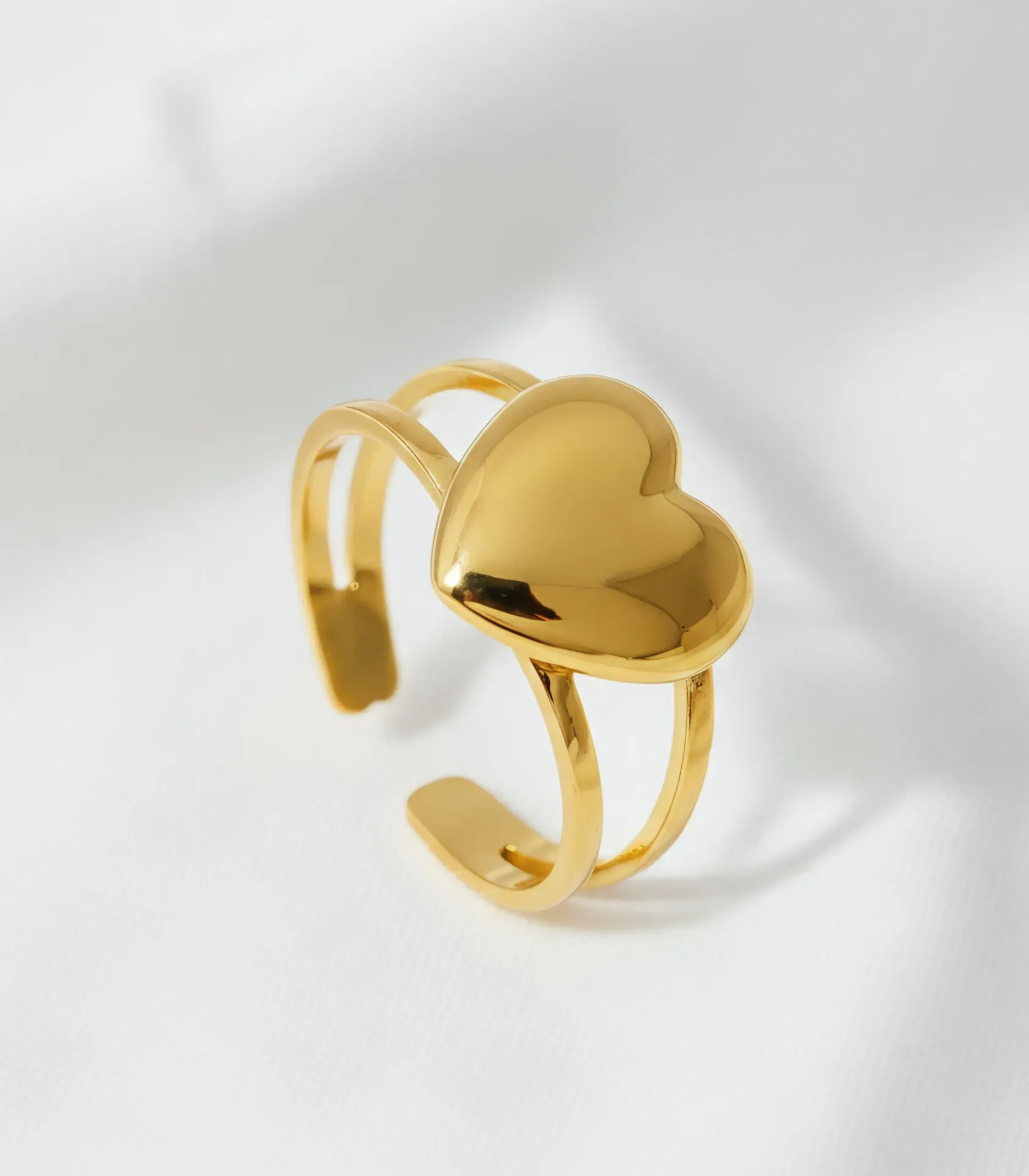 Elegant Love Heart Ring