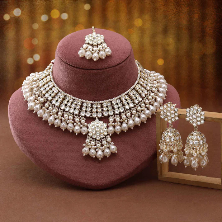 Elegant White Kundan Bridal Necklace Set