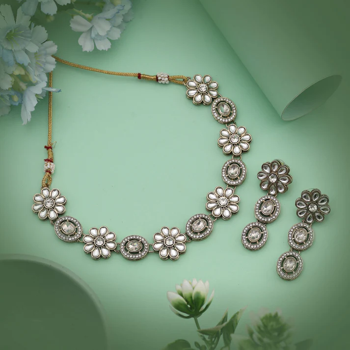 Festive Kundan Necklace Set