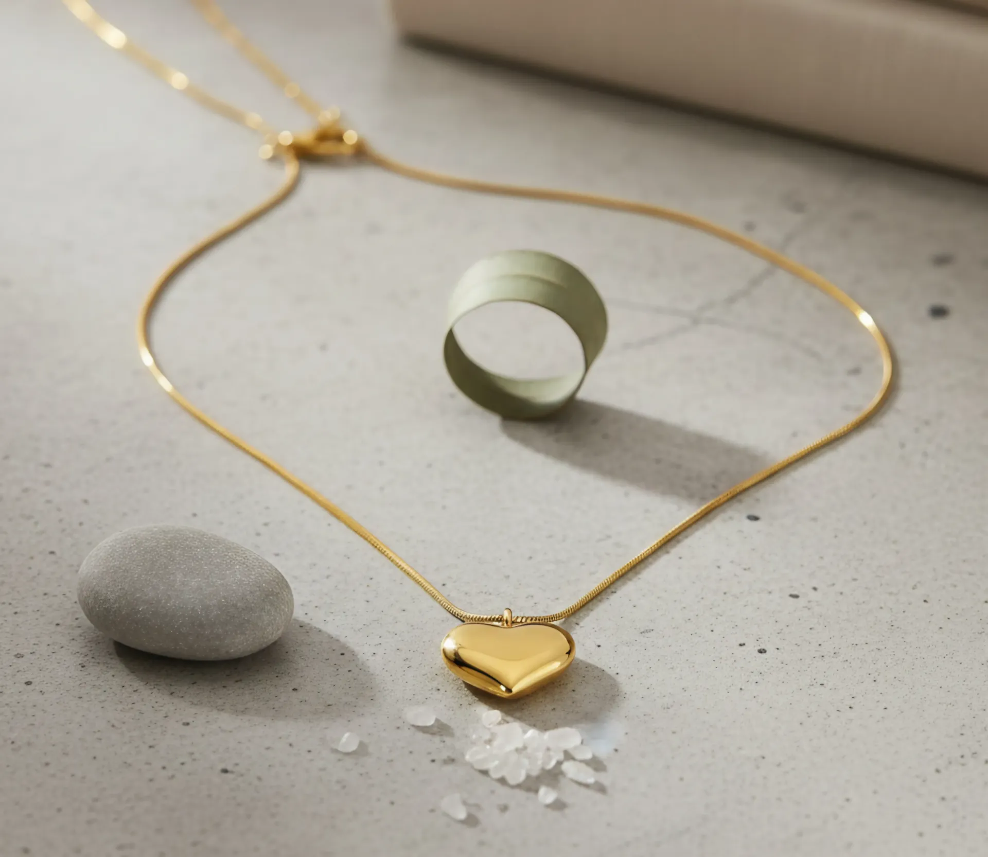 Minimal Heart Elegance Pendant