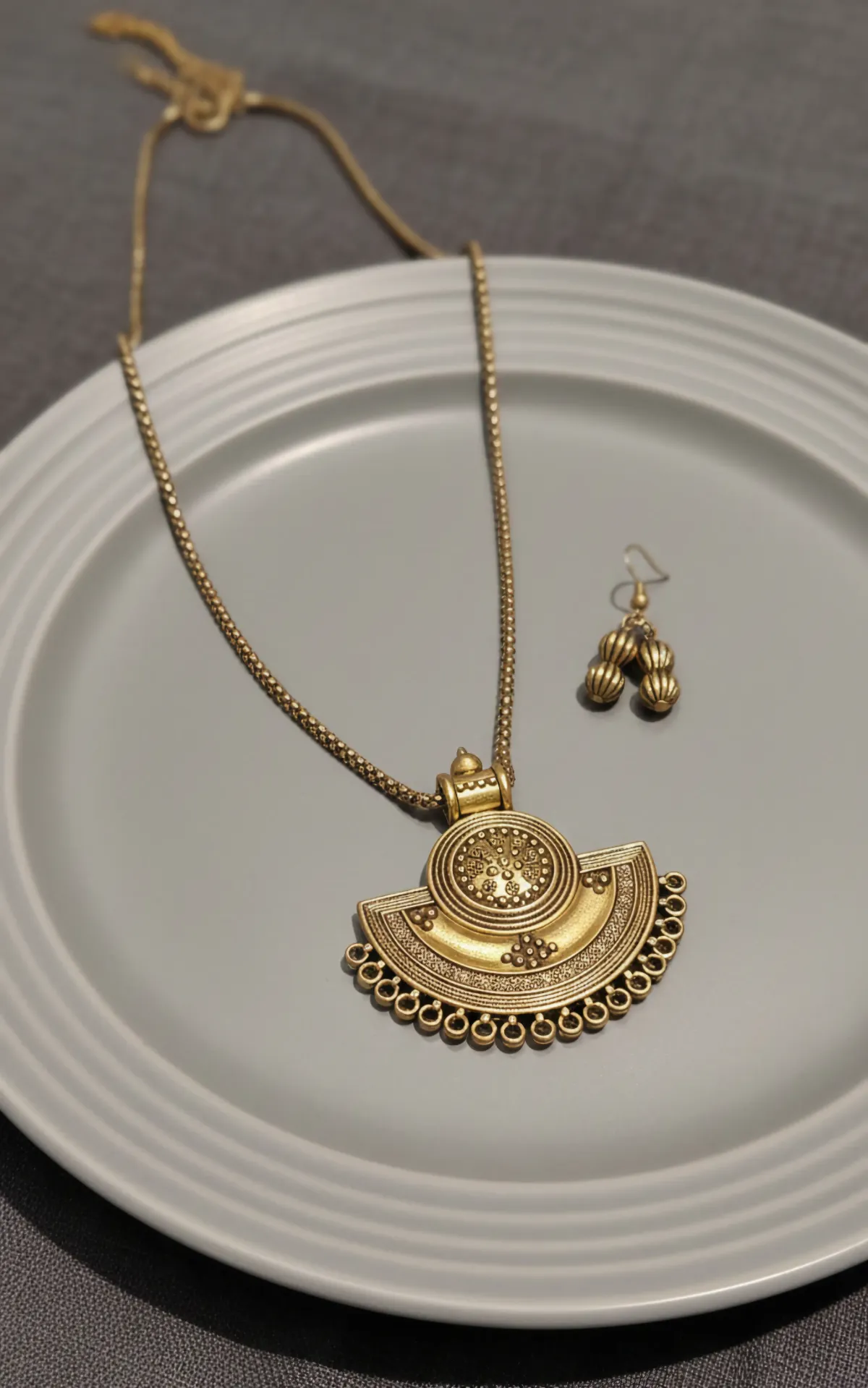 Oxidised Pendant Chain Set (Gold)